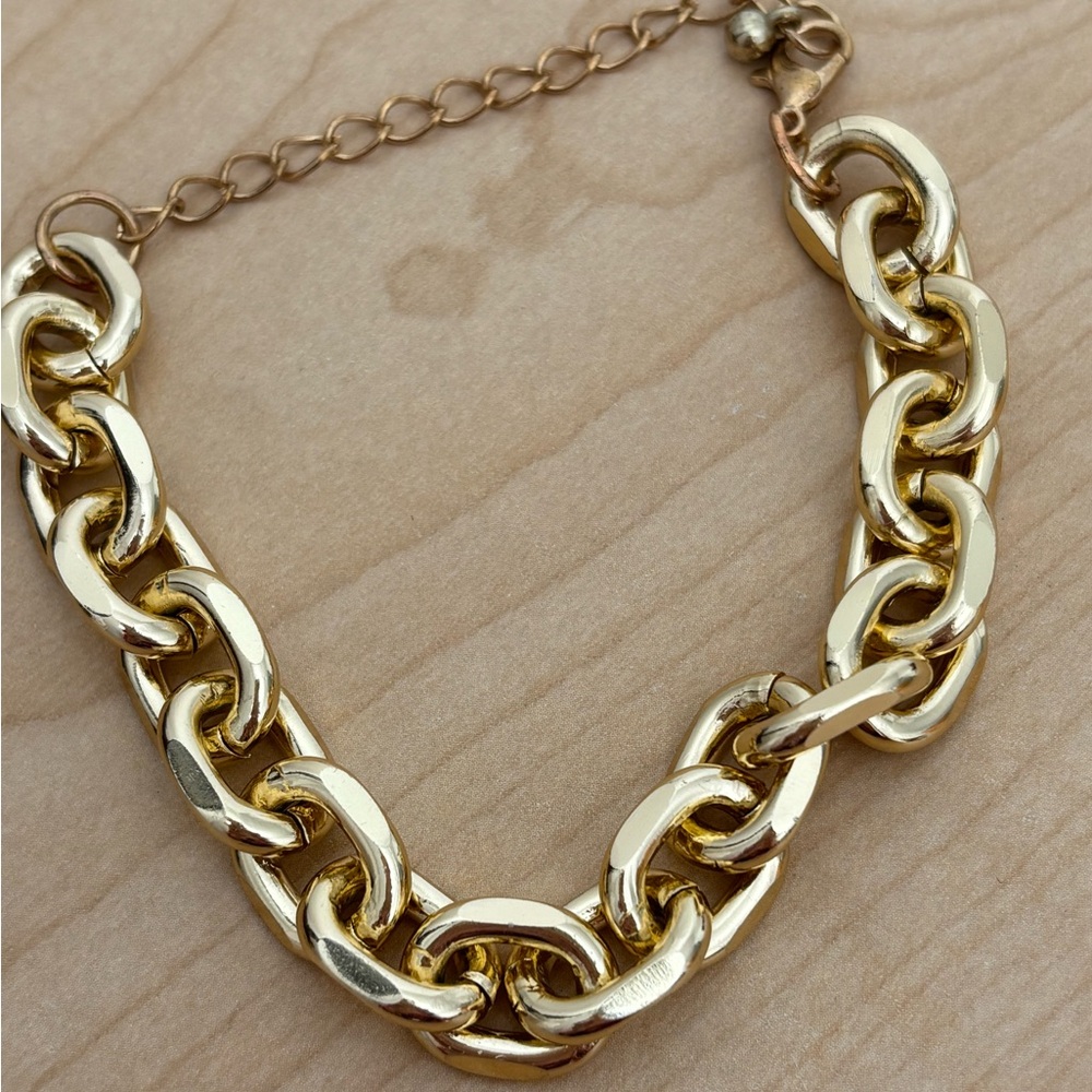 chunky chain bracelet/ gold tone/ lobster clasp closure